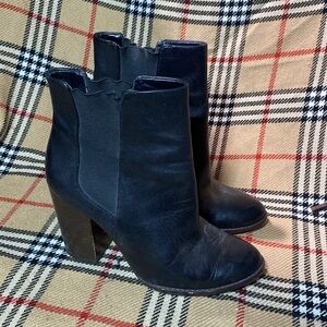 Banana Republic Black Leather Chunky Heel Ankle Boots | Size 7.5